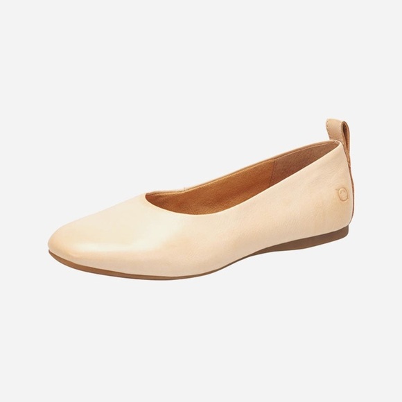 Born Beca in Beca Natural Flats Size 7 LNC - Picture 1 of 9